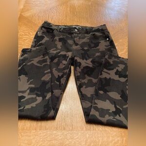 DL1961 Florence Skinny Mid Rise Intrasculpt Crop Jeans